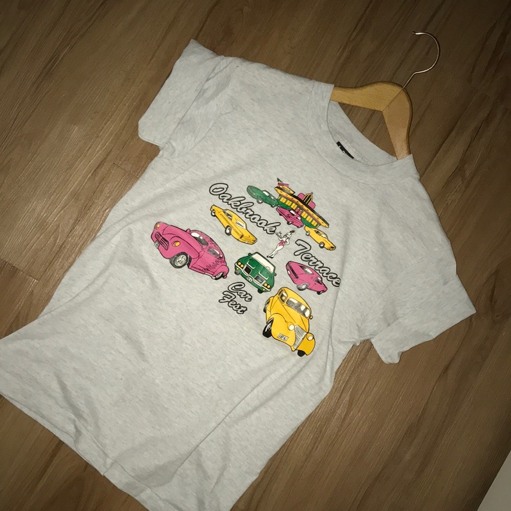 NWOT! 💫 Grey Tee